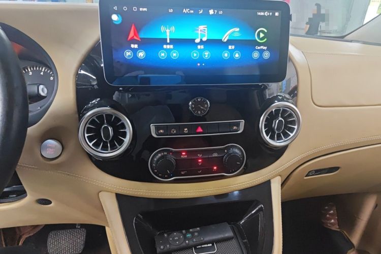 Used Mercedes-Benz V-Class  Audio And AC Panel