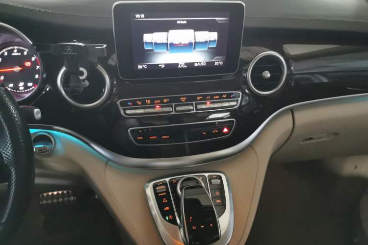 Used Mercedes-Benz V-Class 2017 V 260 L Prestige Extended Edition Audio And AC Panel