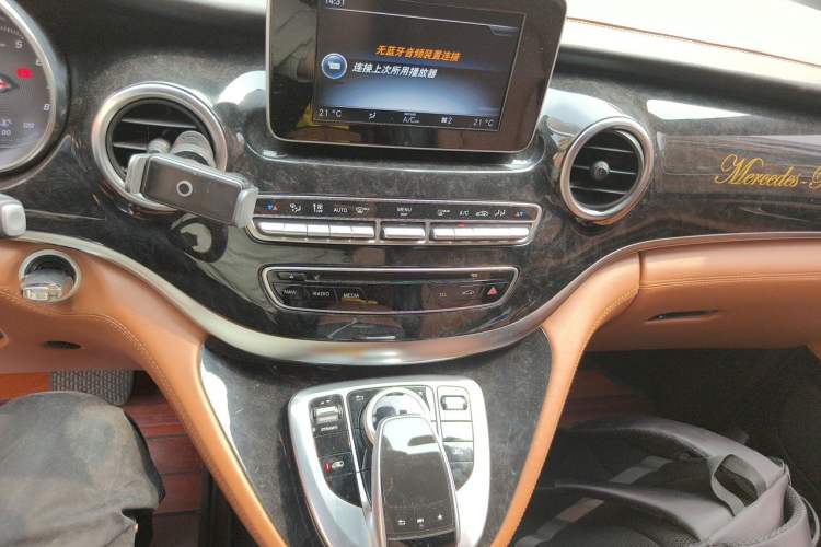 Used Mercedes-Benz V-Class  Audio And AC Panel