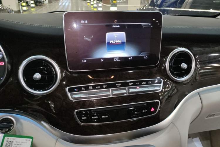 Used Mercedes-Benz V-Class 2017 V 260 L Prestige Extended Edition Audio And AC Panel