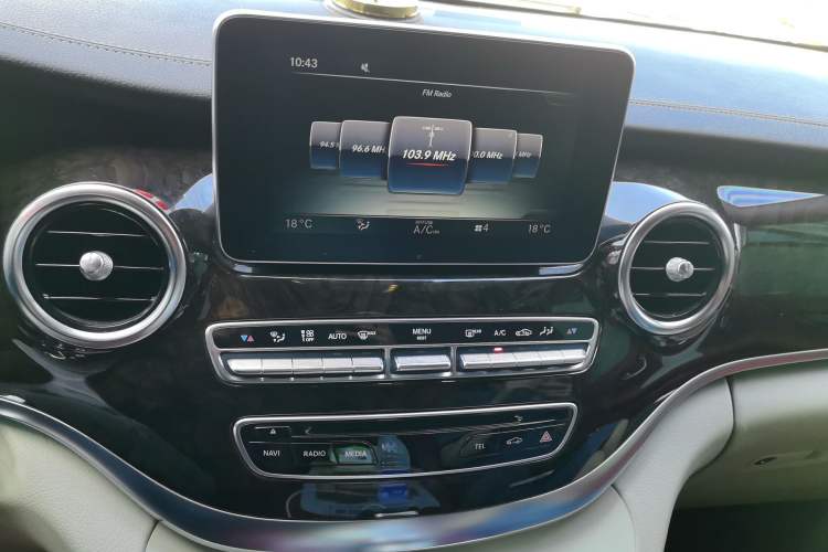 Used Mercedes-Benz V-Class 2017 V 260 L Prestige Extended Edition Audio And AC Panel