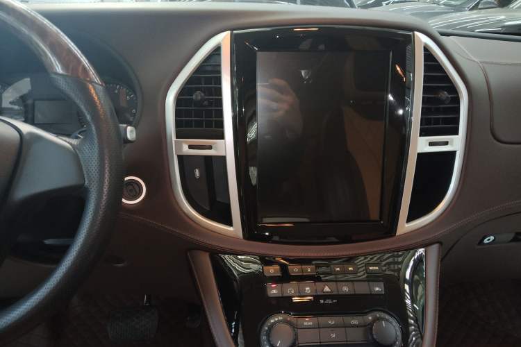 Used Mercedes-Benz V-Class 2017 V250 2.0T U.S. Spec Audio And AC Panel