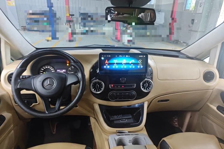 Used Mercedes-Benz V-Class  Center Console