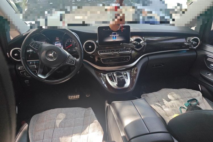 Used Mercedes-Benz V-Class 2017 V 260 Prestige Edition Center Console