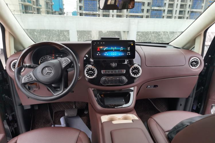 Used Mercedes-Benz V-Class 2017 V250 2.0T U.S. Spec Center Console