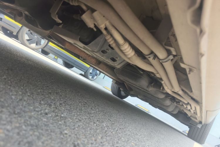 Used Mercedes-Benz V-Class  Chassis Front Left
