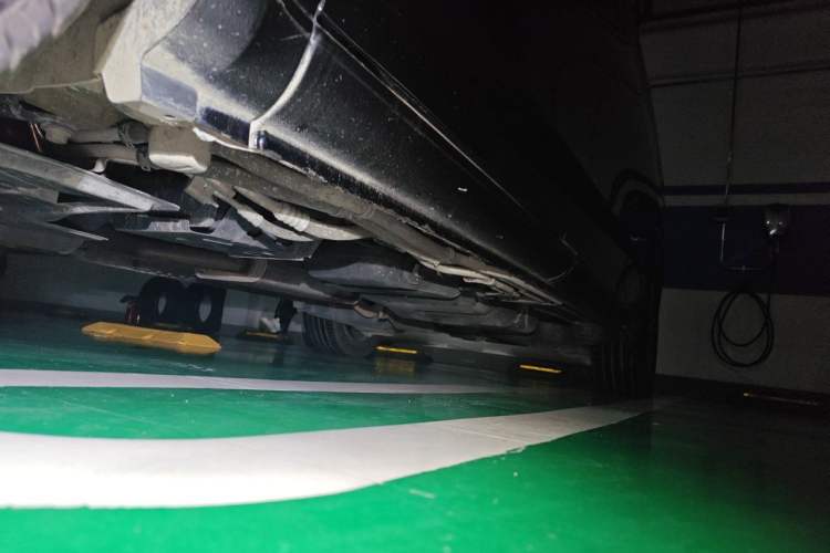 Used Mercedes-Benz V-Class 2017 V 260 Avantgarde Edition Chassis Front Left