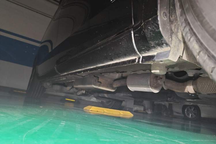 Used Mercedes-Benz V-Class 2017 V 260 Avantgarde Edition Chassis Front Right