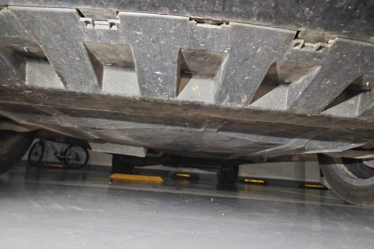 Used Mercedes-Benz V-Class 2017 V 260 Avantgarde Edition Chassis Front