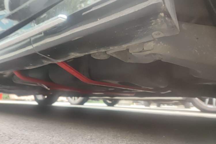 Used Mercedes-Benz V-Class  Chassis Rear Left