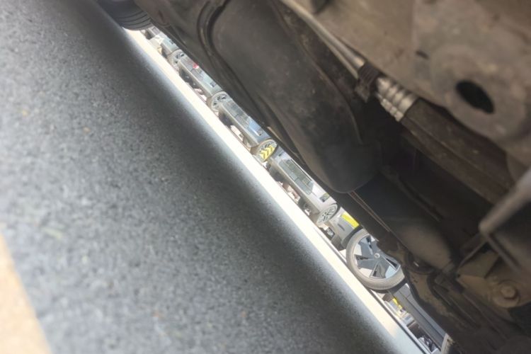 Used Mercedes-Benz V-Class  Chassis Rear Left