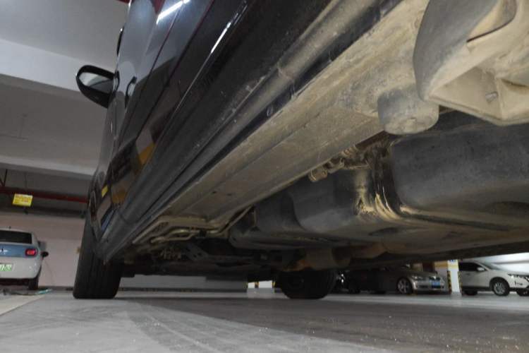 Used Mercedes-Benz V-Class 2017 V 260 Avantgarde Edition Chassis Rear Left