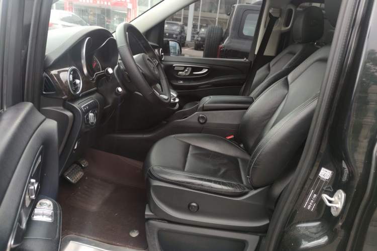 Used Mercedes-Benz V-Class 2017 V 260 L Prestige Extended Edition Driver Seat