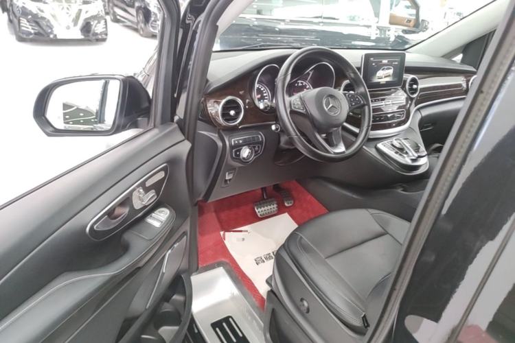 Used Mercedes-Benz V-Class 2017 V 260 L Prestige Extended Edition Driver Seat