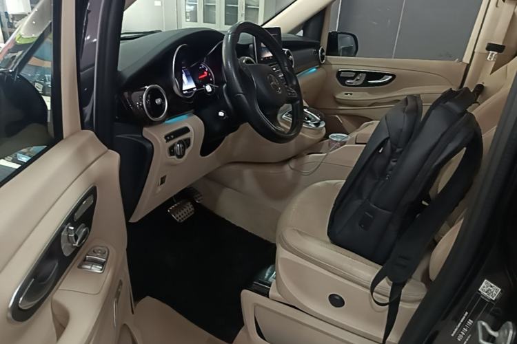 Used Mercedes-Benz V-Class 2017 V 260 L Prestige Extended Edition Driver Seat