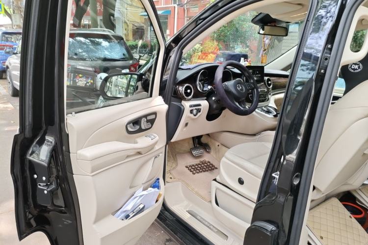 Used Mercedes-Benz V-Class 2017 V 260 L Prestige Extended Edition Driver Seat