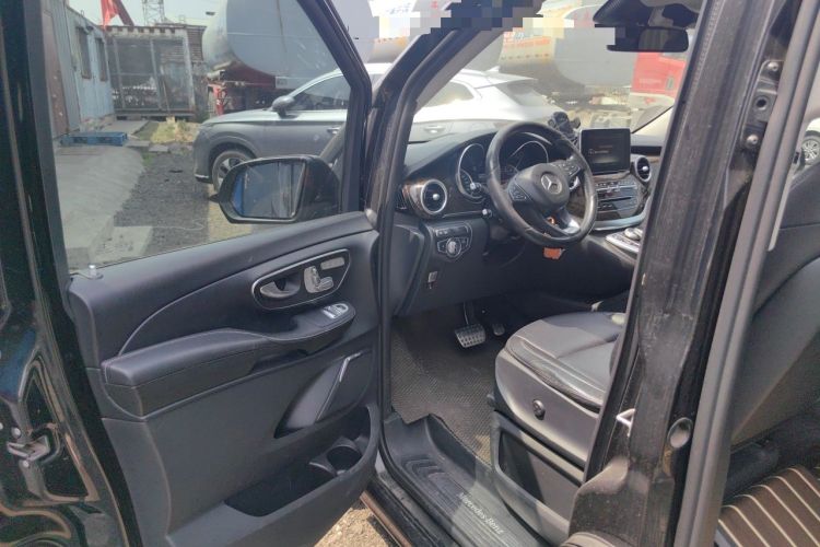 Used Mercedes-Benz V-Class 2017 V 260 L Prestige Extended Edition Driver Seat
