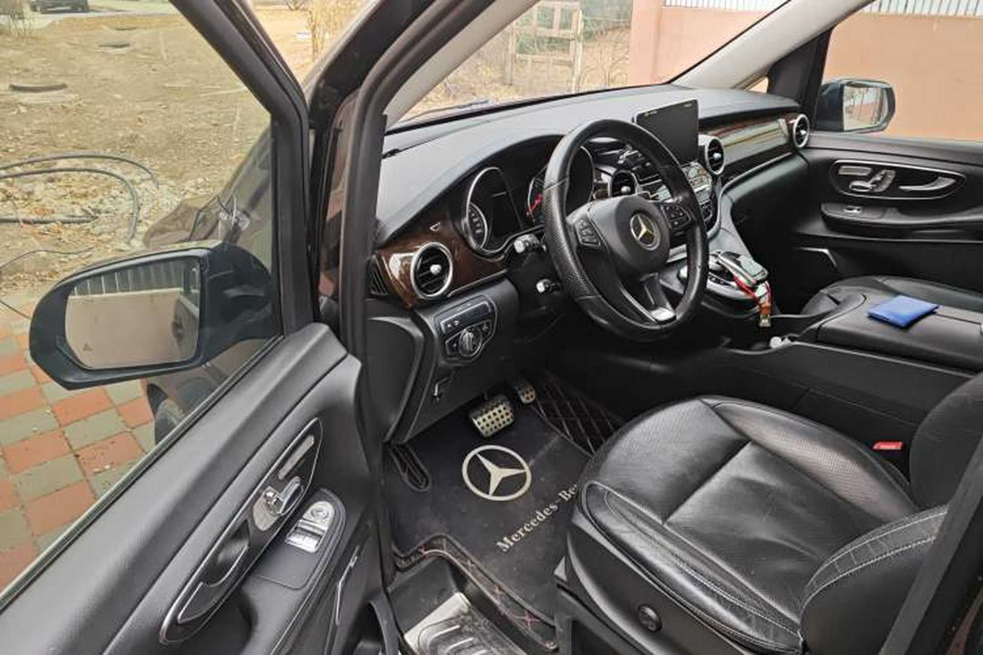 Used Mercedes-Benz V-Class 2017 V 260 L Prestige Extended Edition Driver Seat