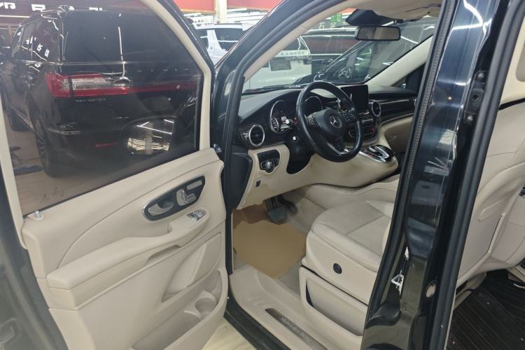 Used Mercedes-Benz V-Class 2017 V 260 Prestige Edition Driver Seat