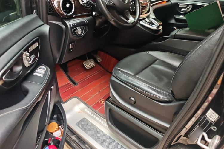 Used Mercedes-Benz V-Class 2017 V 260 L Prestige Extended Edition Driver Seat