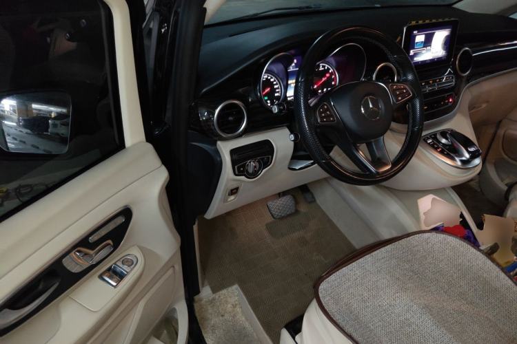 Used Mercedes-Benz V-Class 2017 V 260 Avantgarde Edition Driver Seat