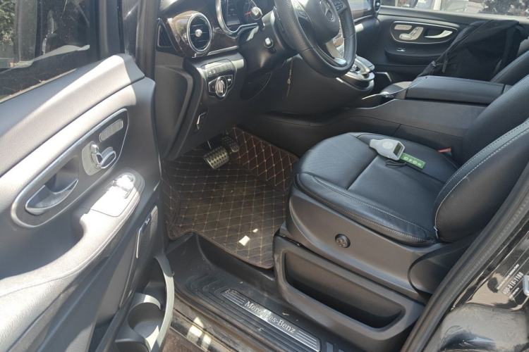 Used Mercedes-Benz V-Class 2017 V 260 L Prestige Extended Edition Driver Seat