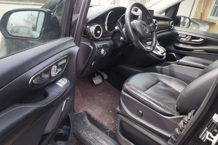 Used Mercedes-Benz V-Class 2017 V 260 Prestige Edition Driver Seat