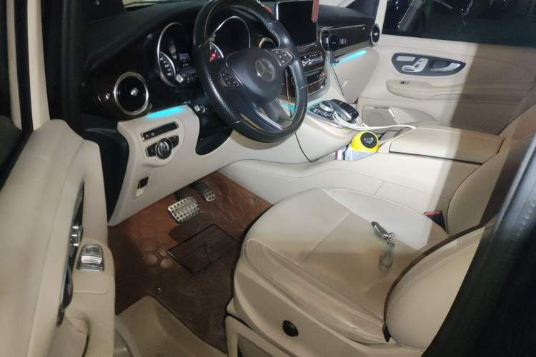 Used Mercedes-Benz V-Class 2017 V 260 L Prestige Extended Edition Driver Seat