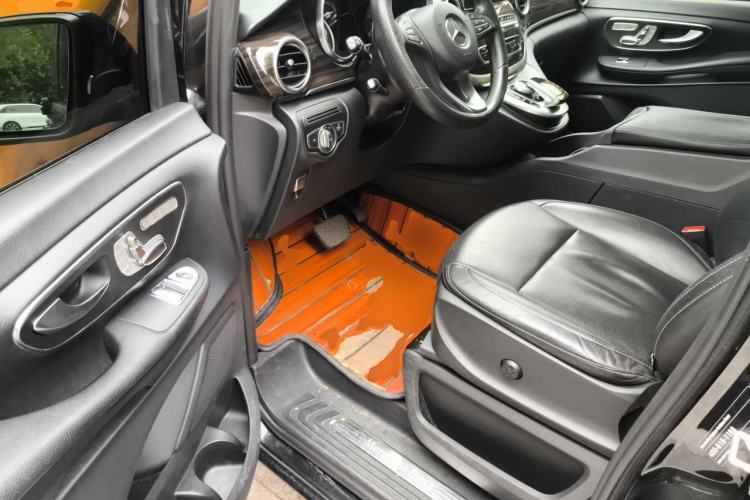 Used Mercedes-Benz V-Class 2017 V 260 Avantgarde Edition Driver Seat