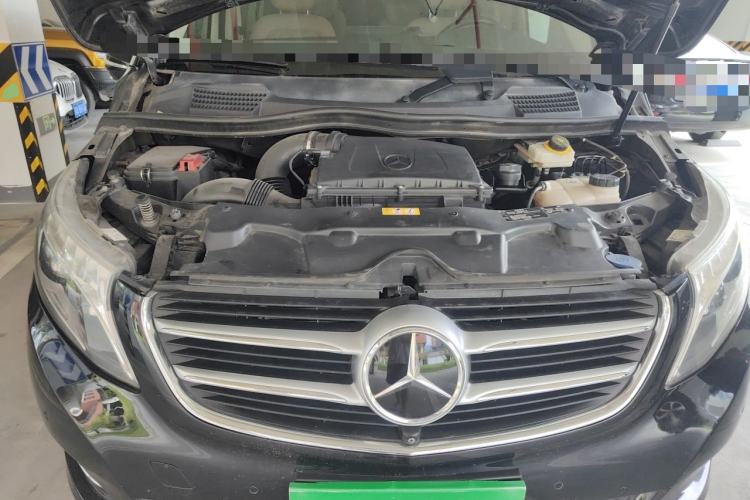 Used Mercedes-Benz V-Class 2017 V 260 L Prestige Extended Edition Engine Bay