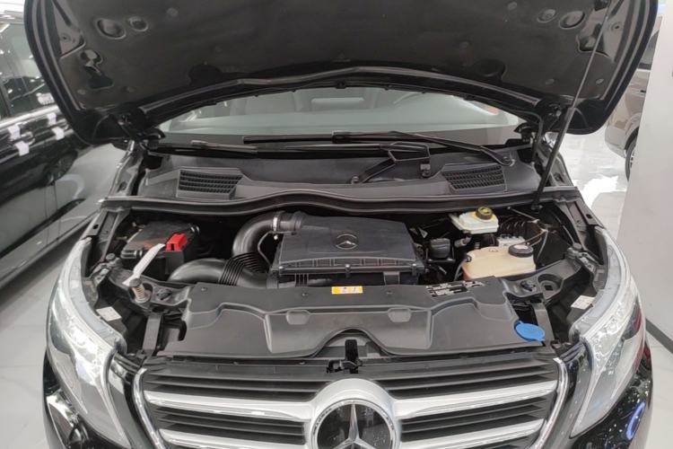 Used Mercedes-Benz V-Class 2017 V 260 L Prestige Extended Edition Engine Bay