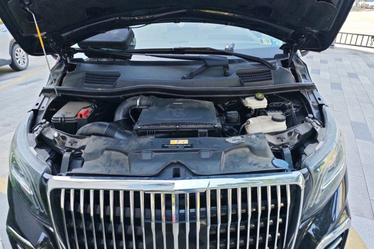 Used Mercedes-Benz V-Class  Engine Bay