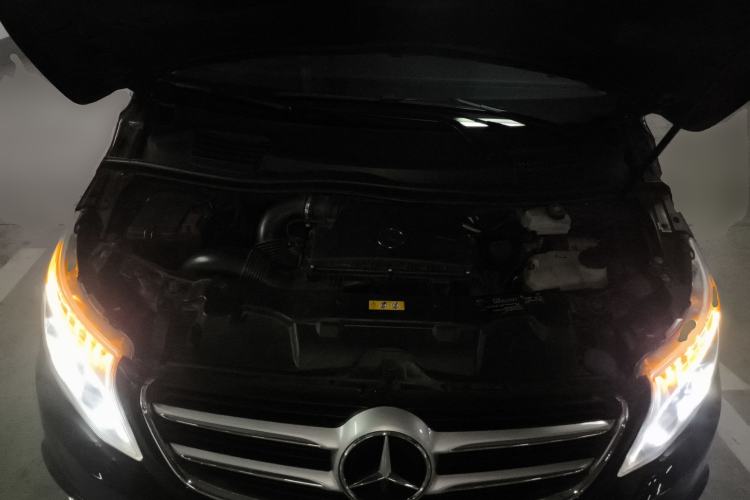 Used Mercedes-Benz V-Class 2017 2.0T Basic Extended Middle East Engine Bay
