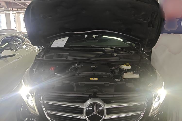 Used Mercedes-Benz V-Class 2017 V 260 L Prestige Extended Edition Engine Bay