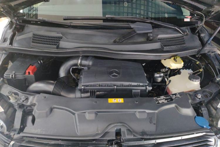 Used Mercedes-Benz V-Class 2017 V 260 Avantgarde Edition Engine Bay