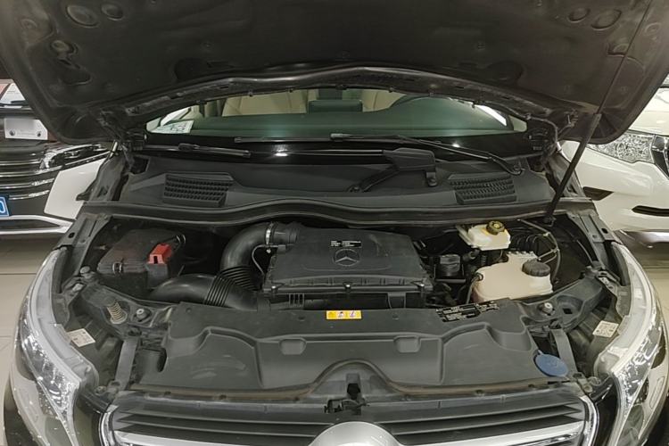 Used Mercedes-Benz V-Class 2017 V 260 Avantgarde Edition Engine Bay