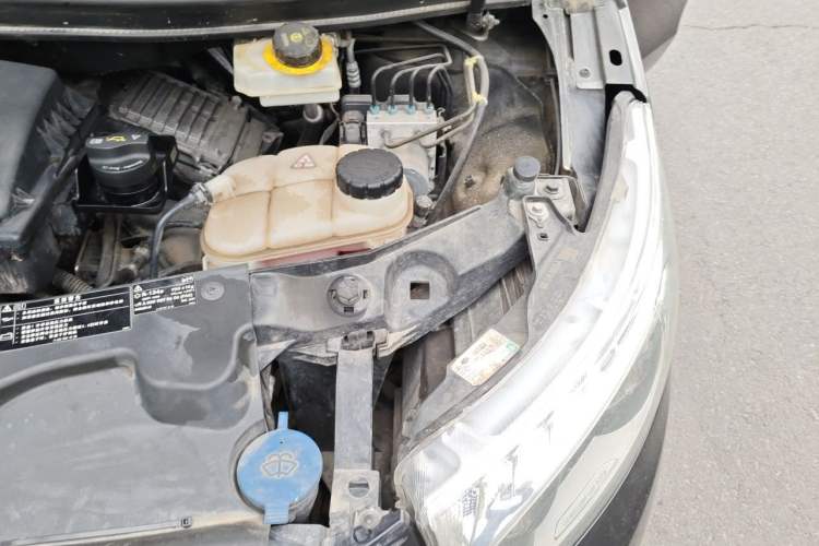 Used Mercedes-Benz V-Class 2017 V 260 Prestige Edition Engine Bay Left