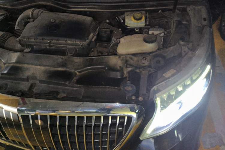 Used Mercedes-Benz V-Class 2017 V 260 L Prestige Extended Edition Engine Bay Left
