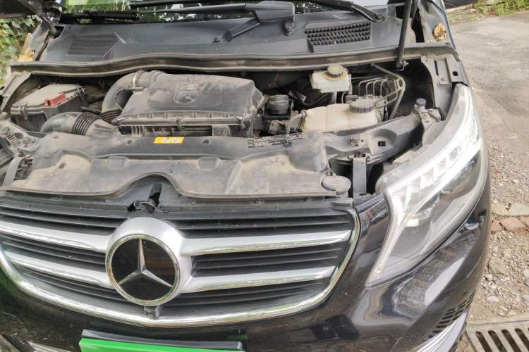 Used Mercedes-Benz V-Class 2017 V 260 L Prestige Extended Edition Engine Bay Left