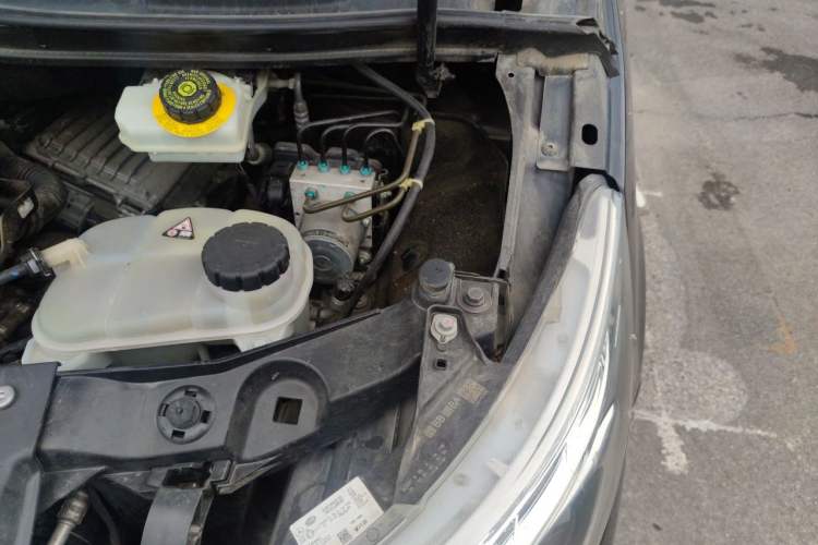 Used Mercedes-Benz V-Class 2017 V 260 L Prestige Extended Edition Engine Bay Left