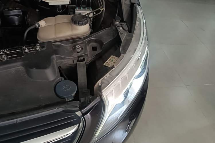 Used Mercedes-Benz V-Class 2017 V 260 L Prestige Extended Edition Engine Bay Left