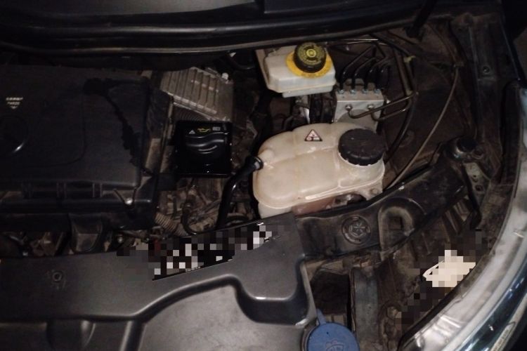 Used Mercedes-Benz V-Class 2017 V 260 L Prestige Extended Edition Engine Bay Left