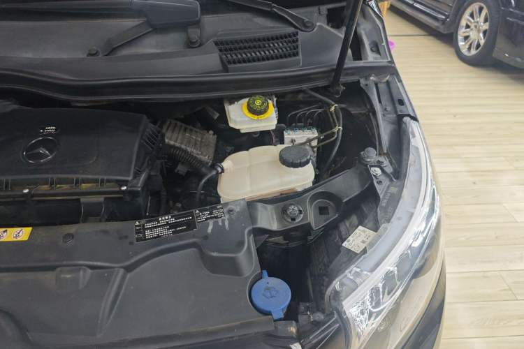 Used Mercedes-Benz V-Class 2017 V 260 Prestige Edition Engine Bay Left
