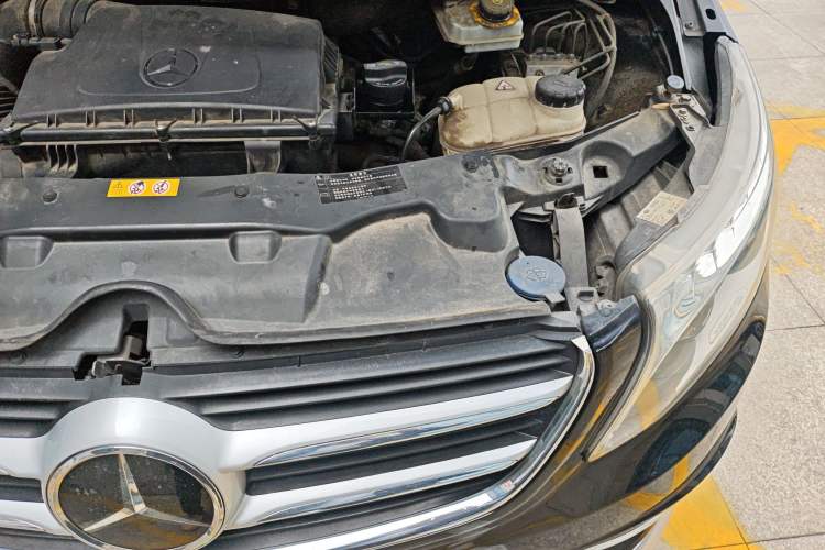 Used Mercedes-Benz V-Class 2017 V 260 Avantgarde Edition Engine Bay Left