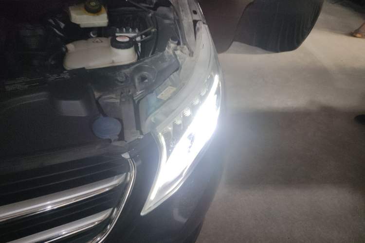 Used Mercedes-Benz V-Class 2017 V 260 L Prestige Extended Edition Engine Bay Left