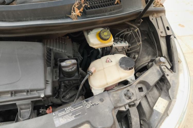 Used Mercedes-Benz V-Class 2017 V 260 Avantgarde Edition Engine Bay Left