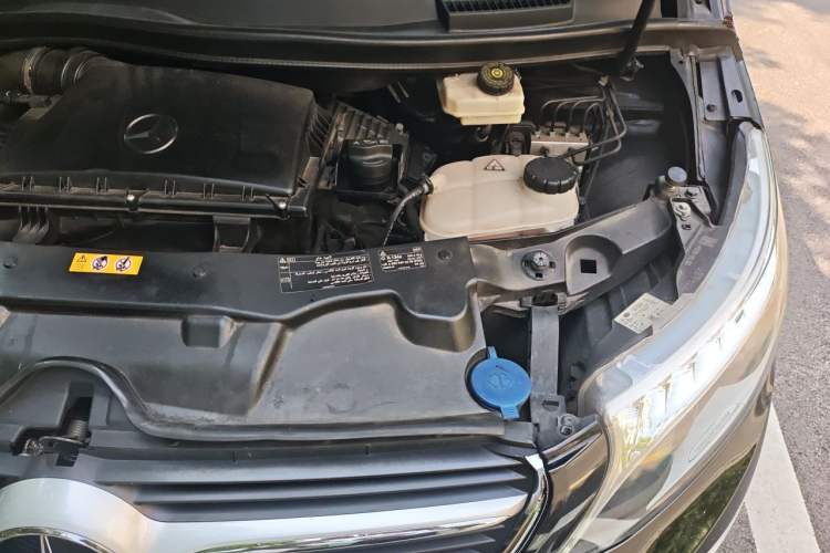 Used Mercedes-Benz V-Class 2017 V250 2.0T Base Model Engine Bay Left