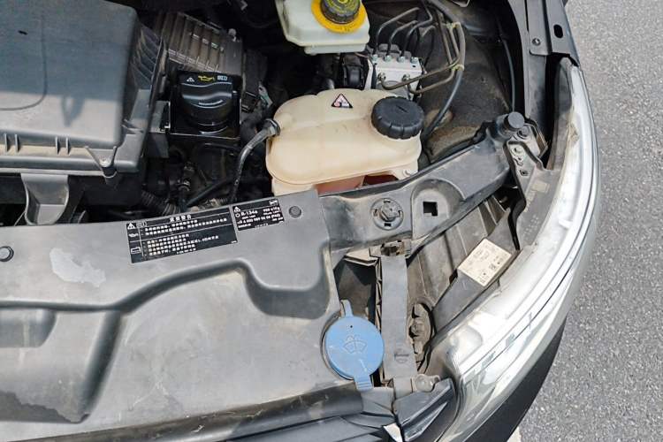 Used Mercedes-Benz V-Class 2017 V 260 L Prestige Extended Edition Engine Bay Left