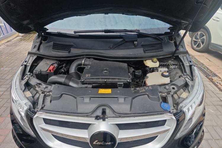 Used Mercedes-Benz V-Class 2017 V 260 L Prestige Extended Edition Engine Bay
