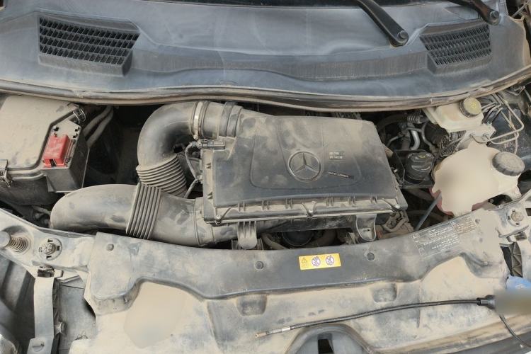Used Mercedes-Benz V-Class  Engine Bay